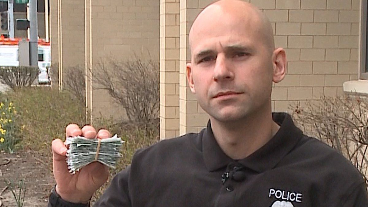 Officer saves almost 200 Runza dessert coupons to treat kids at Lincoln rec center (May 2018)